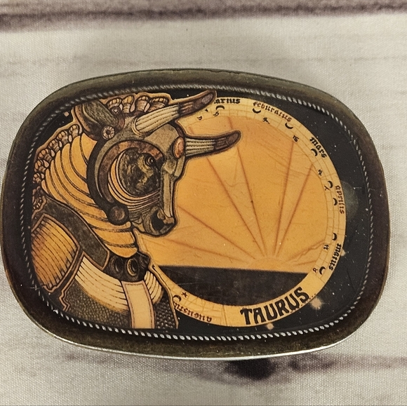 Lot of 3 Vintage Belt Buckles Taurus, Agate and Racing Car Belt Buckles - Picture 5 of 8